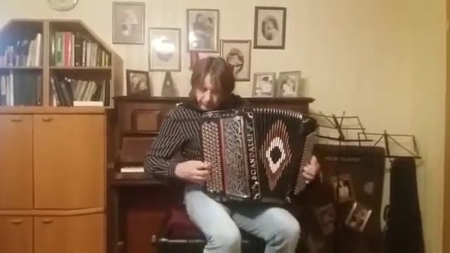 Bajan Scandalli.Либертанго/Piazzola/liebertango смотреть онлайн