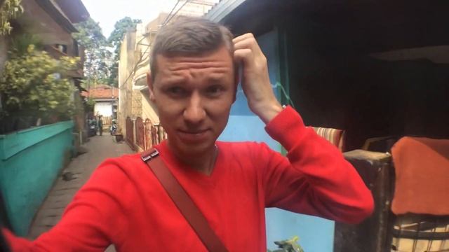 Трущобы в центре Джакарты. Kampung di Jakarta Pusat. Benhil dan Sudirman Park. Village in Jakarta смотреть онлайн