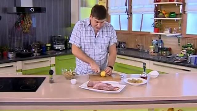 Запечённый окунь с чесноком и виноградом смотреть онлайн