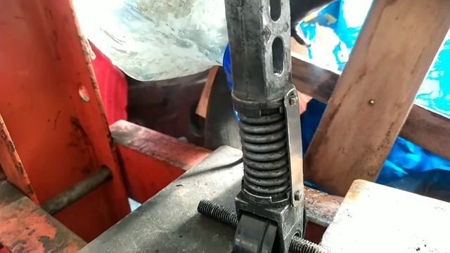 Renault Scenic течёт антифриз. Часть 2. Установка натяжителя ремня генератора. смотреть онлайн