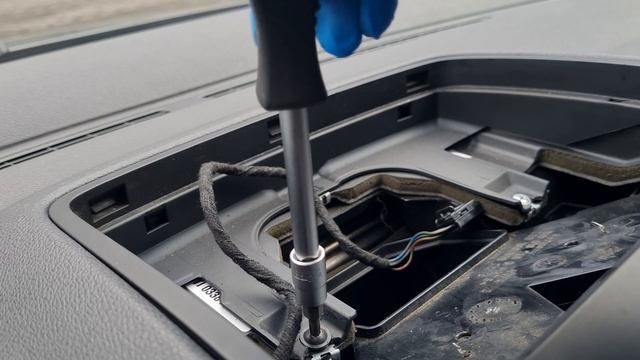 Volkswagen Golf V MK5 Radio Removal - How To Remove Radio?