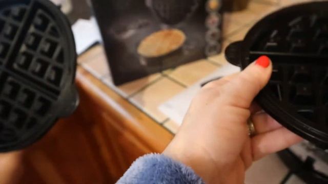 UNBOXING RUSSELL HOBBS FIESTA ¦ 3 IN 1 CAKE MAKER ¦ WAFFLES ¦ MINI DONUTS ¦ MUFFINS смотреть онлайн
