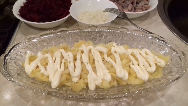 _СЕЛЕДКА ПОД ШУБОЙ_ как в СССР!沙拉鲱鱼 Russian Beet Salad with Herring! Salade de hareng!.mp4 смотреть онлайн