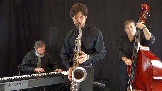 The Pink Panther Theme Sacristán Jazz Trío смотреть онлайн