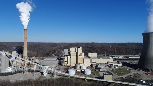 William H. Zimmer Power Plant In Moscow, Ohio - 4K Drone Footage смотреть онлайн