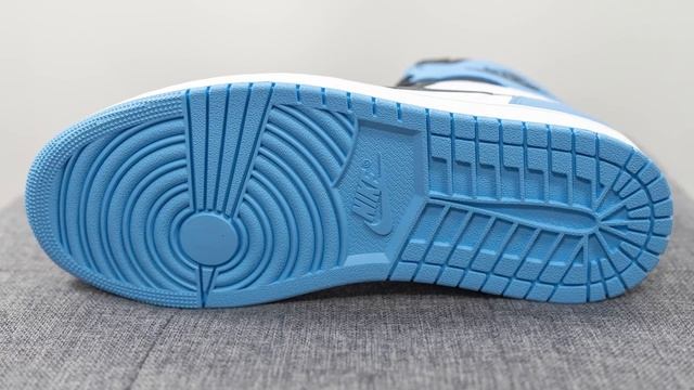 Air Jordan 1 Retro High OG "UNC Toe": Review & On-Feet смотреть онлайн