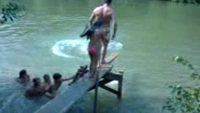 Дачный мостик для прыжков в воду смотреть онлайн