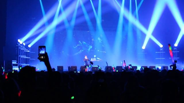 Darude feat. Sebastian Rejman "Look Away" (Finland 2019) LIVE @ Eurovision in Concert смотреть онлайн