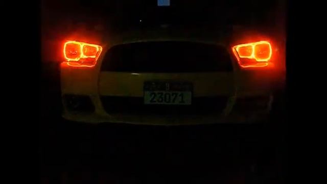 Dodge Charger SRT8 Super BEE with Oracle Lights Halos смотреть онлайн