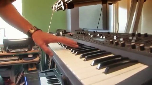 Scott Brown - Livewired - Studio footage смотреть онлайн