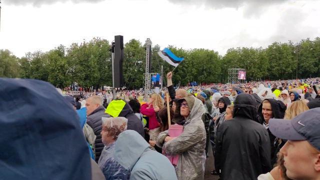 Travel to Estonia - Tallinn - 4K - Big youth choir - 2023 смотреть онлайн