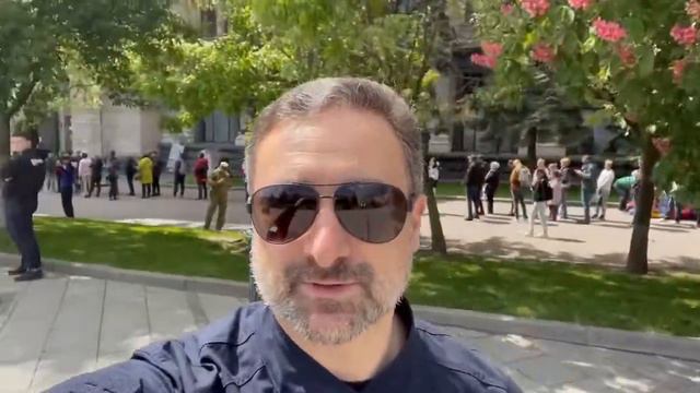 Очередь за новой маркой! Плохо что уже сегодня эту марку будут продавать в 100-200 раз дороже!!! смотреть онлайн