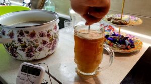 Пьяный квас из черного хлеба