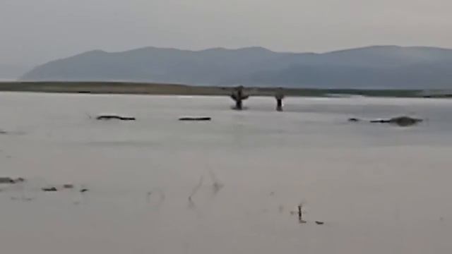 Брод по большой воде в Абакане на реке смотреть онлайн