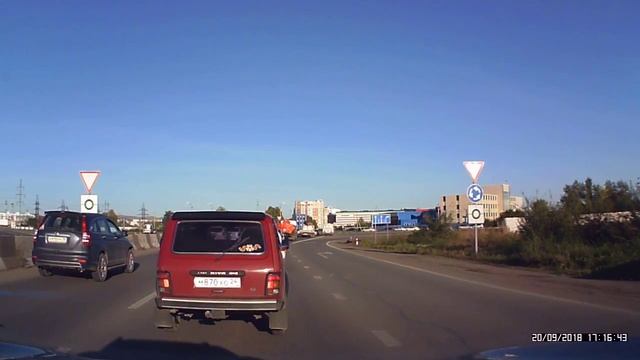 ПАЗ не с той полосы на кольцо смотреть онлайн