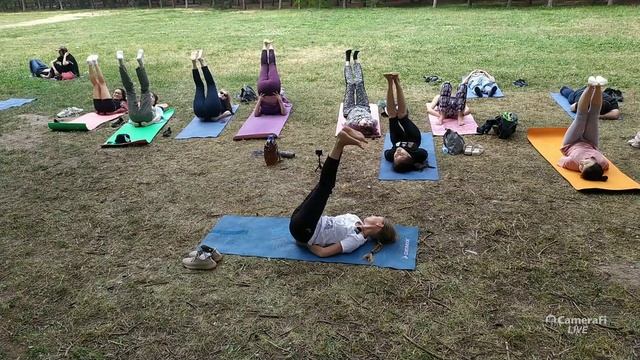 Хатха-йога и медитация с "Чинтамани" в парке президента смотреть онлайн