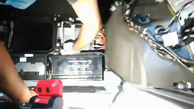 how to change battery on a car ,how to remove car battery Mercedes Benz S Class ,W221 смотреть онлайн