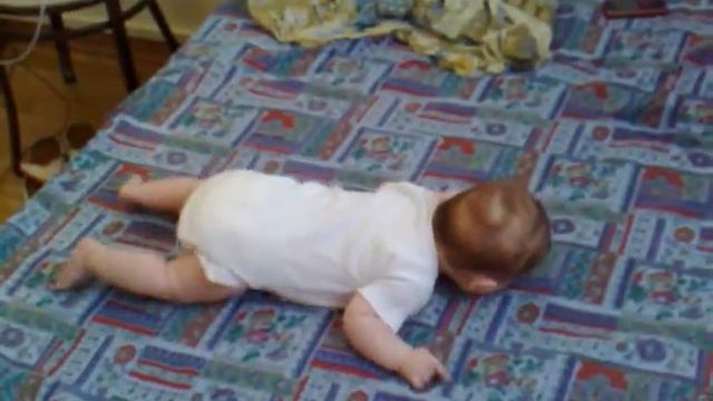 Вивочка переворачивается - 3 месяца смотреть онлайн