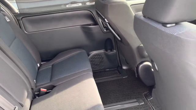 Toyota Noah с пробегом 1000 км с Аукциона Японии смотреть онлайн