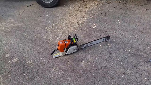 Stihl MS460 dancing on the blacktop (LOUD!) смотреть онлайн