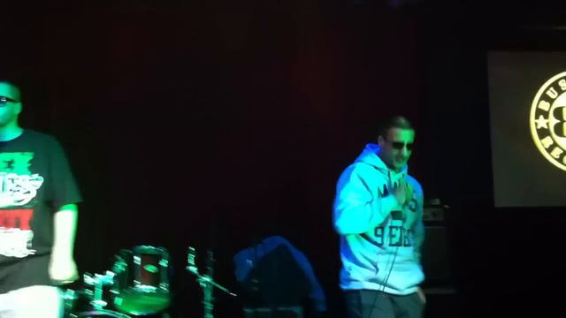 Чо ты дёргаешся? 9 Грамм, 16 тонн, (Live) смотреть онлайн