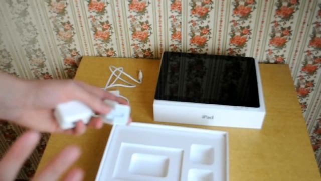 Распаковка и рассмотрение комплектации IPad 2