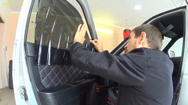СЪЁМНАЯ ТОНИРОВКА НА ПРИОРУ. УСТАНОВКА ЗА ПАРУ МИНУТ. АМЕРИКАНКА СТОИТ В СТОРОНКЕ. смотреть онлайн
