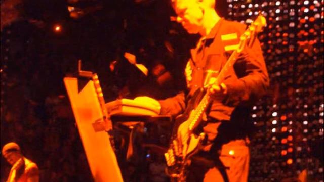 U2 - Discotheque (Toronto 2005-09-17) смотреть онлайн