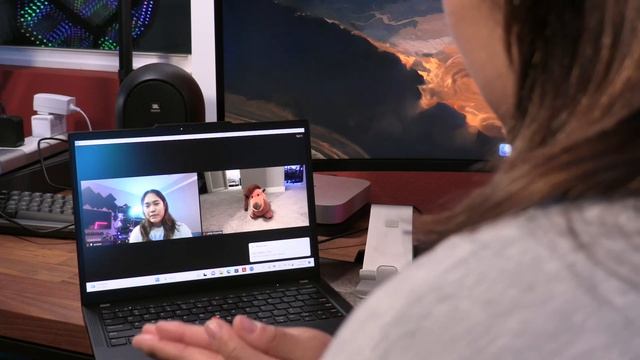 Are ThinkPad's COOL Now? | Lenovo ThinkPad X13 Gen 4 Review смотреть онлайн