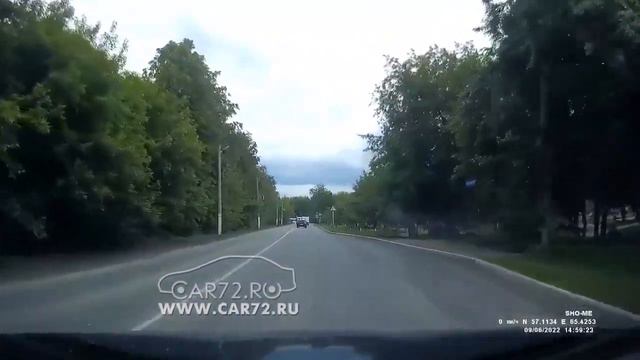 Обгон на пешеходном переходе Citroen C4 О896СВ72 смотреть онлайн