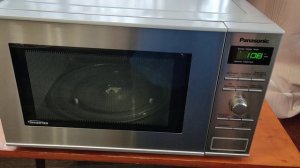 Инверторная микроволновая печь Panasonic NN-SD382S