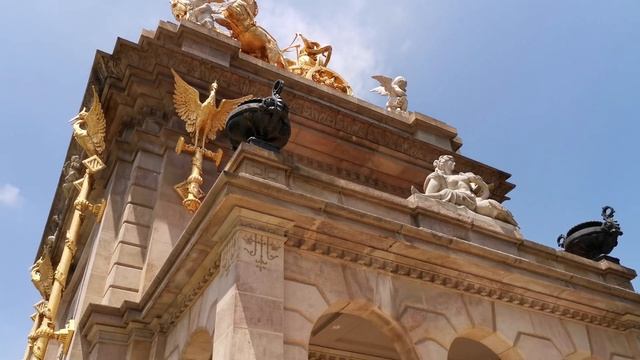 Walking in Parc de la Ciutadella Barcelona Spain смотреть онлайн