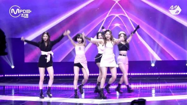 LE SSERAFIM-FEARLESS