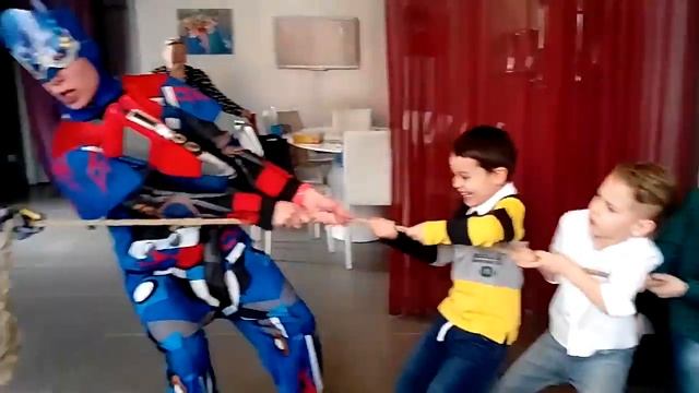 Бамблби и Оптимус прайм на день рождения в Нижнем Новгороде смотреть онлайн