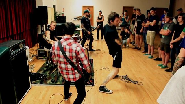 Trap Them Live смотреть онлайн