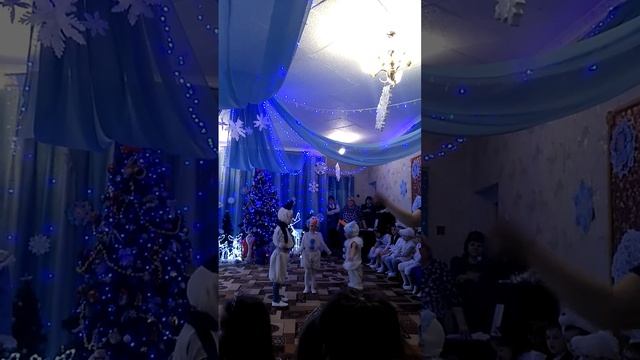 Утреник/танец снеговиков смотреть онлайн