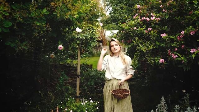 Rose Tour In Our 250 Year Old Cottage Garden | David Austin Roses & Summer Flowers