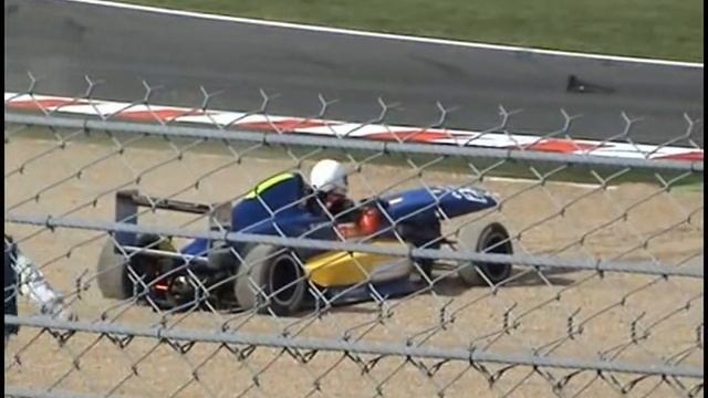 2007 FFSA Formula Renault 2 0 Magny Cours crash смотреть онлайн