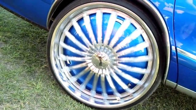 95 Chevrolet Caprice on 26" DUB Roulette Floaters смотреть онлайн
