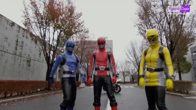 Kaizoku Sentai Gokaiger VS Uchuu Keiji Gavan The Movie Sub Indo смотреть онлайн