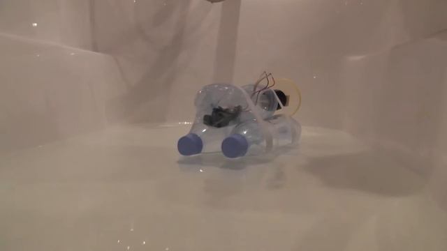 Корабль на воздушной подушке с мотором и пропеллером своими руками! / How to make a hovercraft? смотреть онлайн