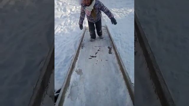 Юмор, ???????Бони лезет по вентиляции , а Марионетка сталкивает смотреть онлайн