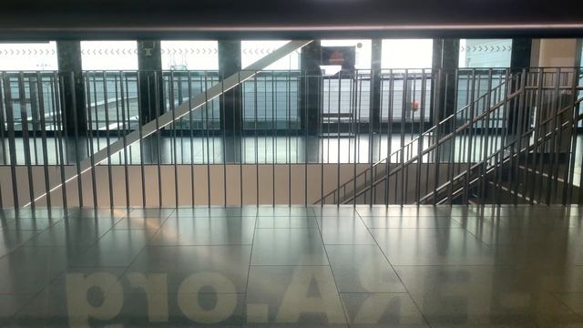 Frankfurt Airport Skiline Express Terminal 2 -Terminal 1 смотреть онлайн