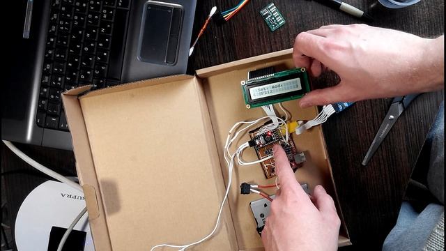 PortableProg V3.0 - полностью автономный программатор чипов (24сХХ) лазерных картриджей.