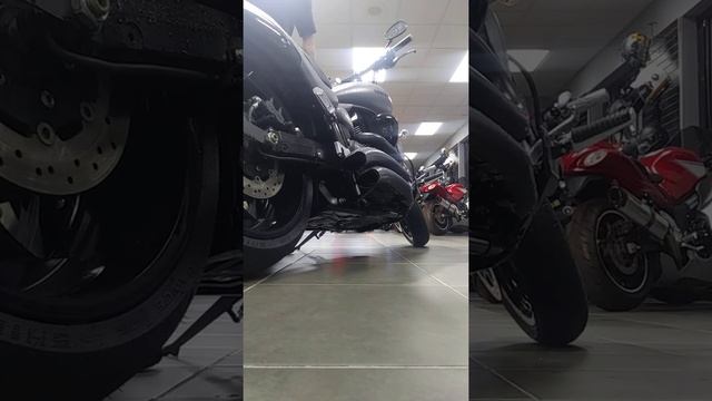 Suzuki BOULEVARD M109R (3969 miles) $10,845. смотреть онлайн