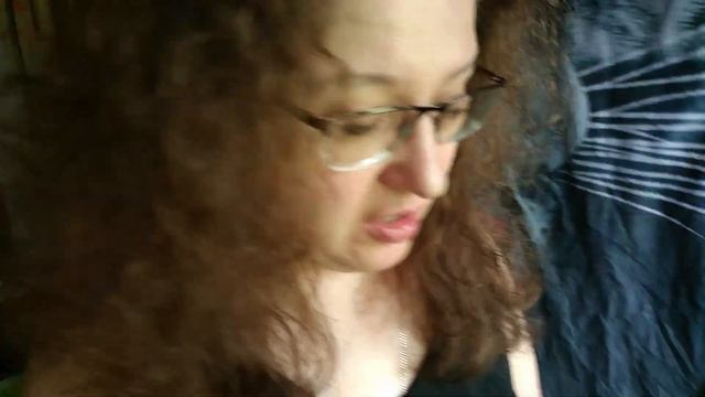 Моё утро. Тапки окрасили ноги. Гнусная тушенка. Варю капусту. смотреть онлайн