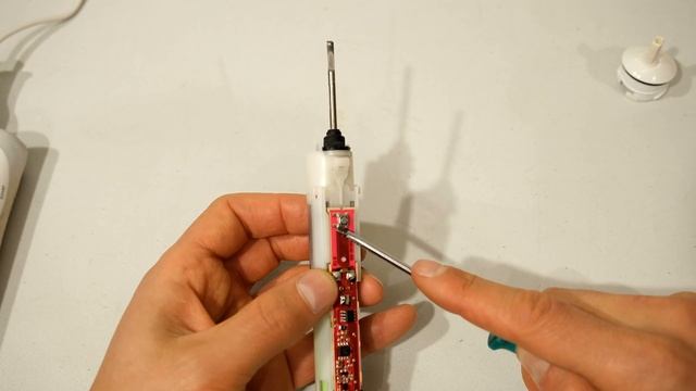 How to fix a collapsed button on the Oral-B Braun electric toothbrush -Model 3757 смотреть онлайн