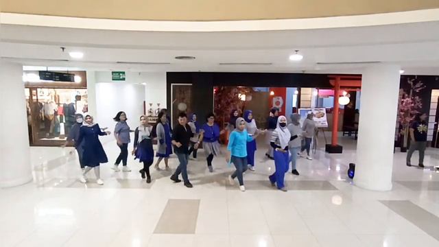 Close your eyes line dance | Choreo : nicken | demo : Fuchsia class смотреть онлайн