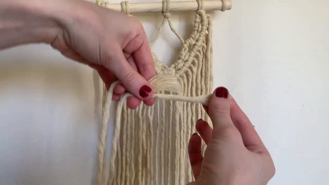 DIY Intermediate Macramé Shelf смотреть онлайн