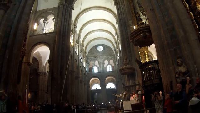Botafumeiro at the Cathedral in Santiago de Compostela смотреть онлайн